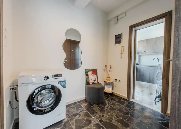 Pantanassis In Apartment *